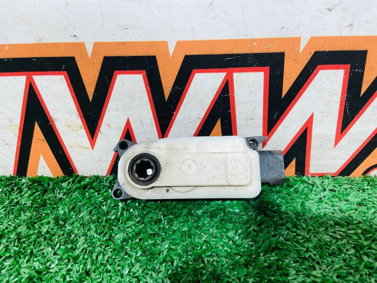 5877R1007 Motor blinds Range Rover Evoque New L551 (2019-) Used